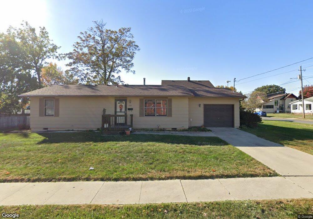 319 E 5th St N, Newton, IA 50208 - photo 1