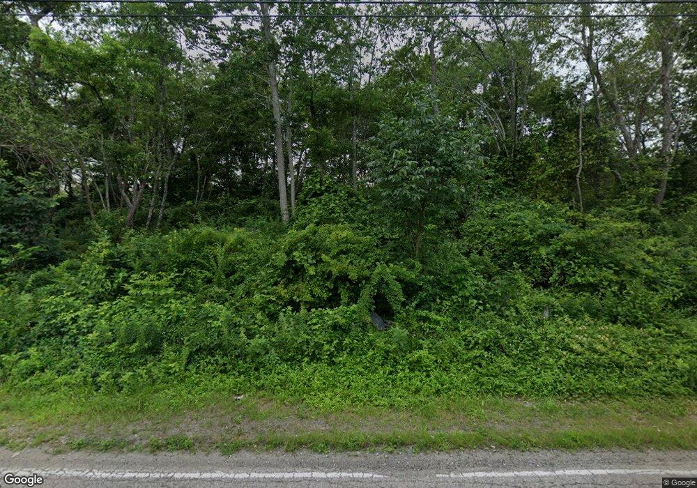 1067 Wapping Rd, Middletown, RI 02842 - photo 1