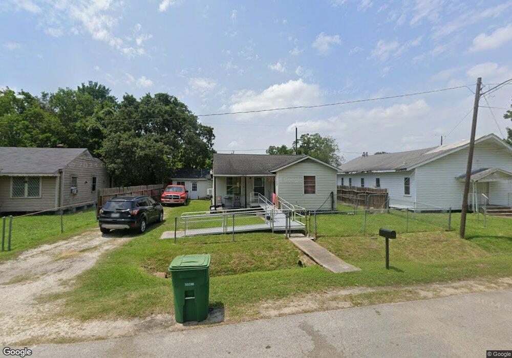 1006 Saint Clair St, Houston, TX 77088 - photo 1