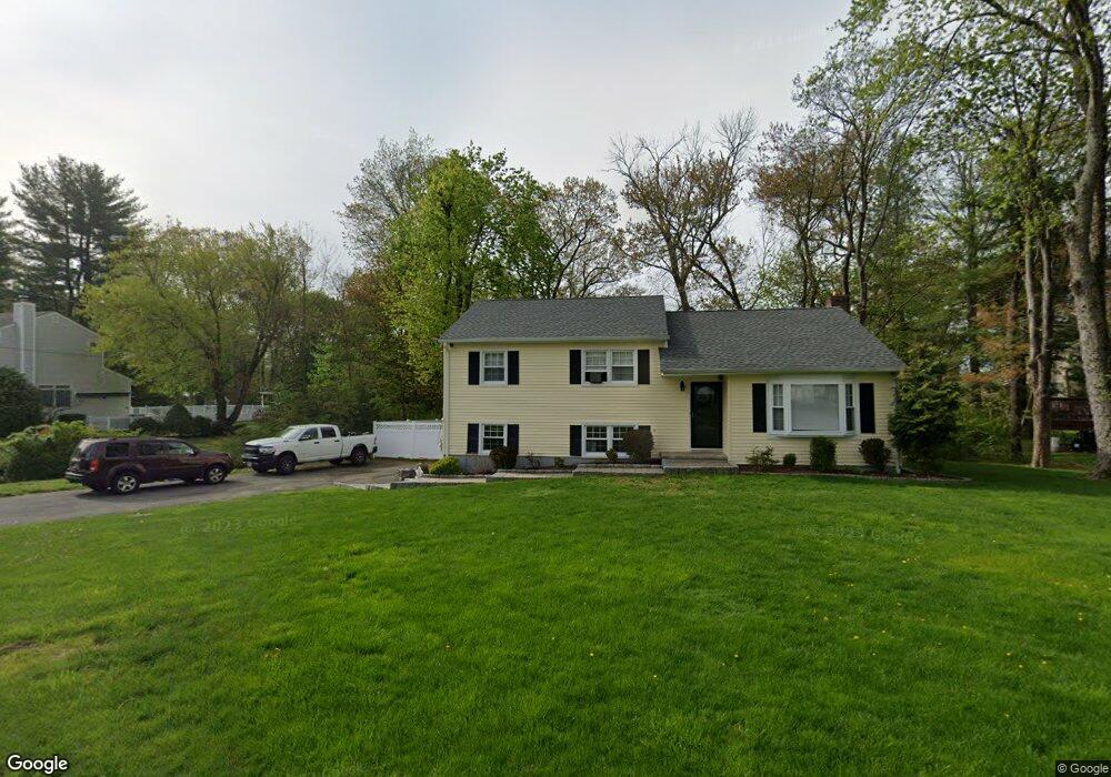 2316 Hawthorne Dr, Yorktown Heights, NY 10598 - photo 1