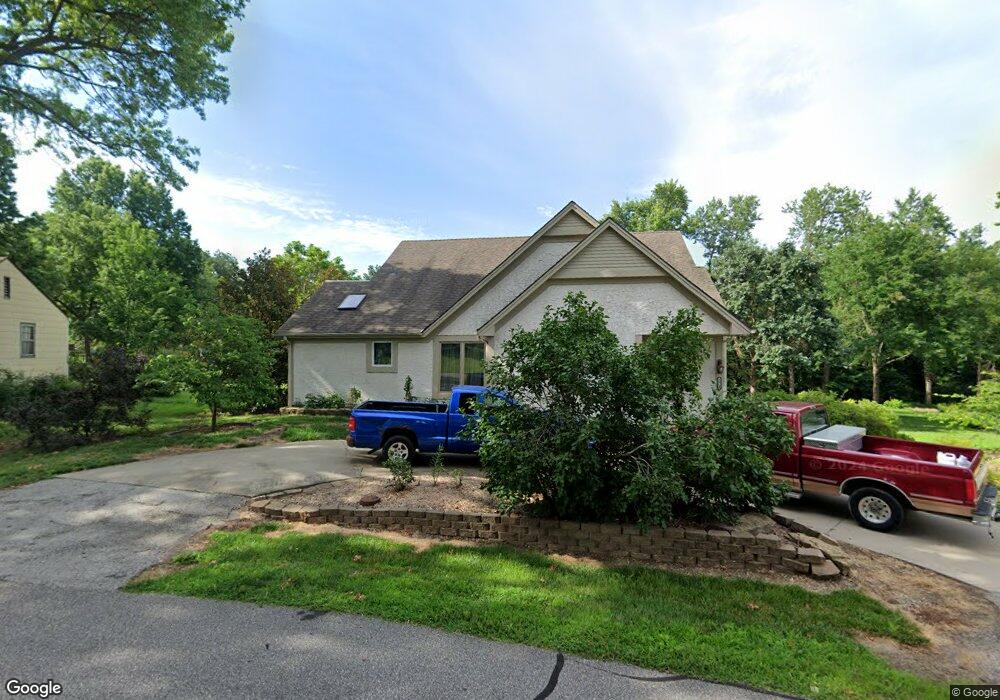 12748 Circle Dr, Shawnee, KS 66216 - photo 1