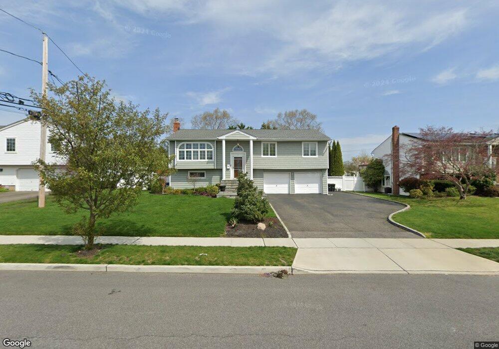 3 Splitrail Place, ComMacK, NY 11725 - photo 1