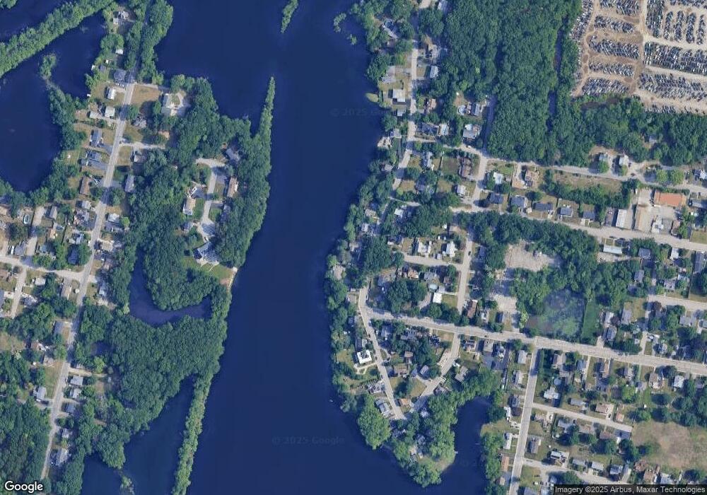 52 Edgewater Dr, Blackstone, MA 01504 - photo 1