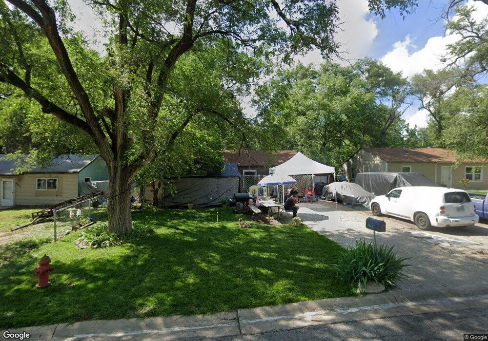 312 SE Pinecrest Dr, Topeka, KS 66605 - photo 1