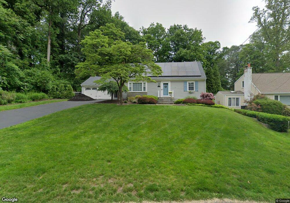 220 Applegate Rd, Fairfield, CT 06825 - photo 1