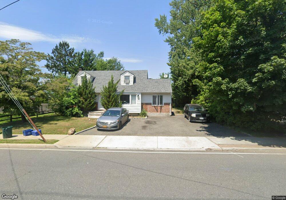 8 Glenwood Rd, Glen Head, NY 11545 - photo 1