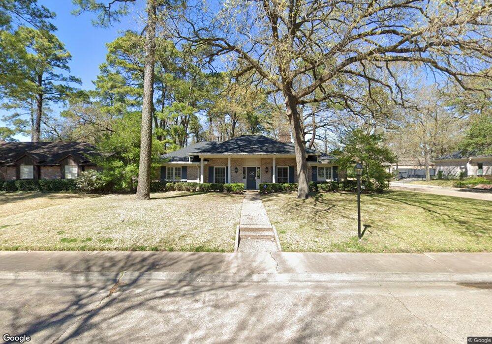 10202 Candlewood Dr, Houston, TX 77042 - photo 1