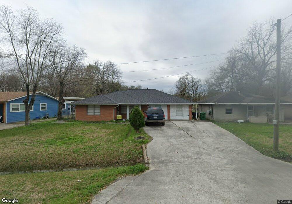 1110 Eubanks St, Houston, TX 77022 - photo 1