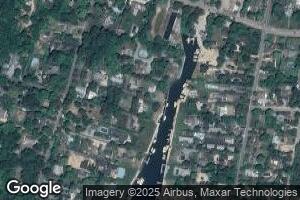 70 Pine St, Hampton Bays, NY 11946