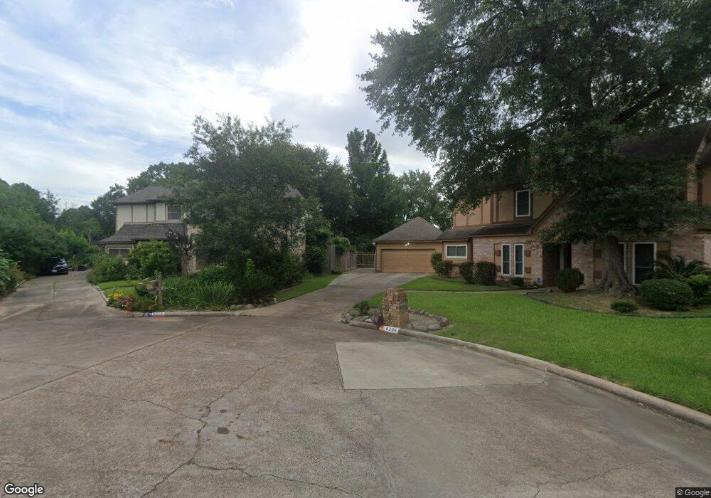 6210 Holly View Cir, Houston, TX 77091 - photo 1