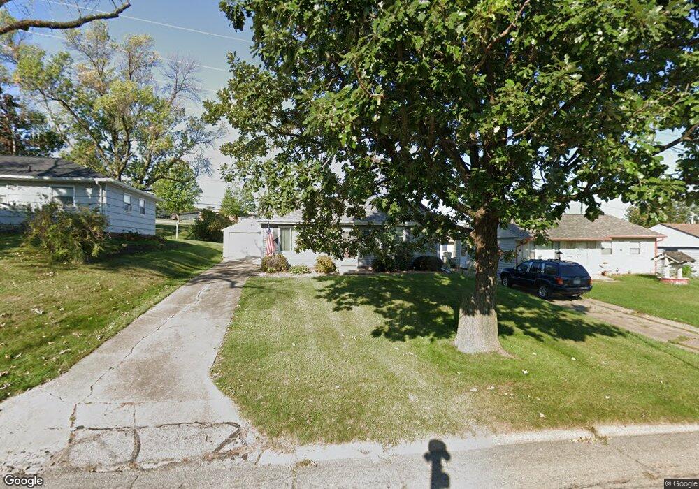 1030 18th St SW, Cedar Rapids, IA 52404 - photo 1