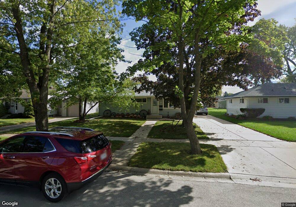 W168N8446 Jacobson Dr, Menomonee Falls, WI 53051 - photo 1