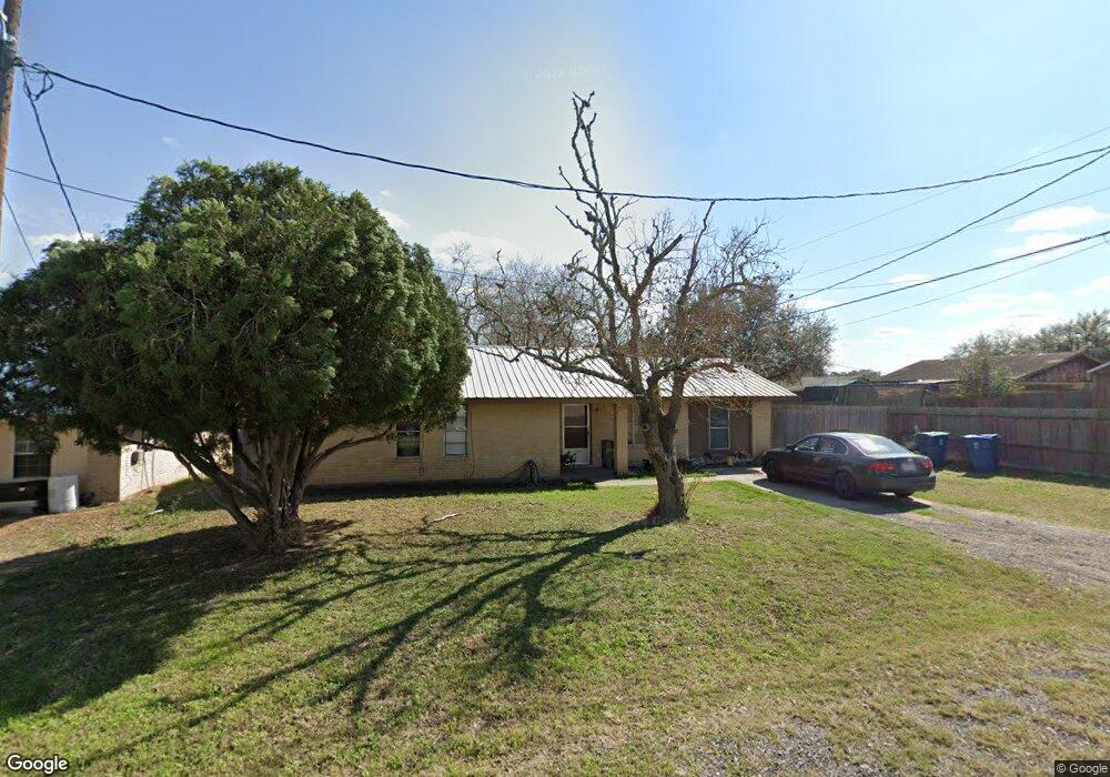 901 W Bates St, Beeville, TX 78102 - photo 1