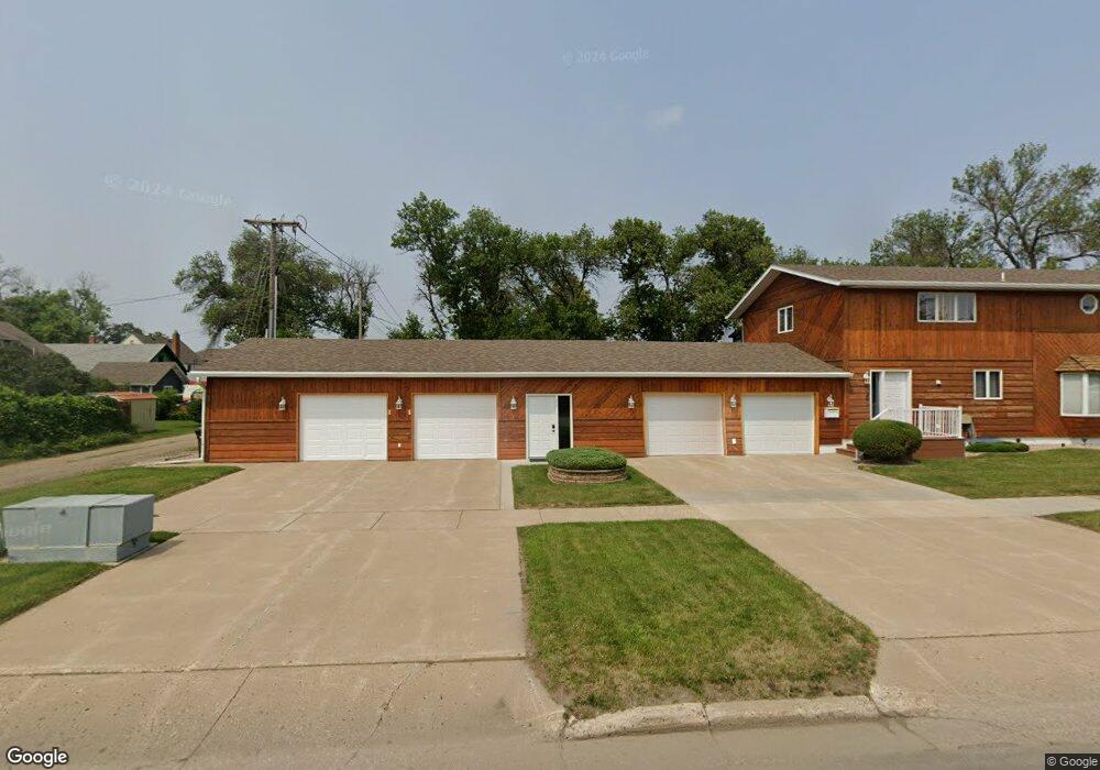 211 4th St NE, Jamestown, ND 58401 - photo 1