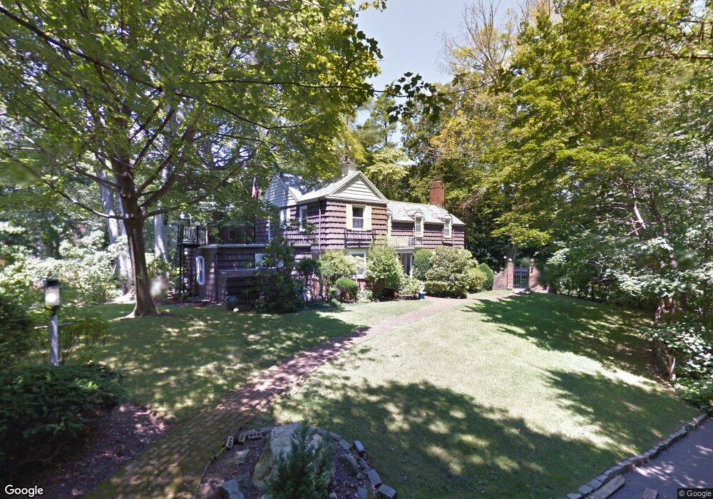 1 Dartmouth Rd, Manhasset, NY 11030 - photo 1