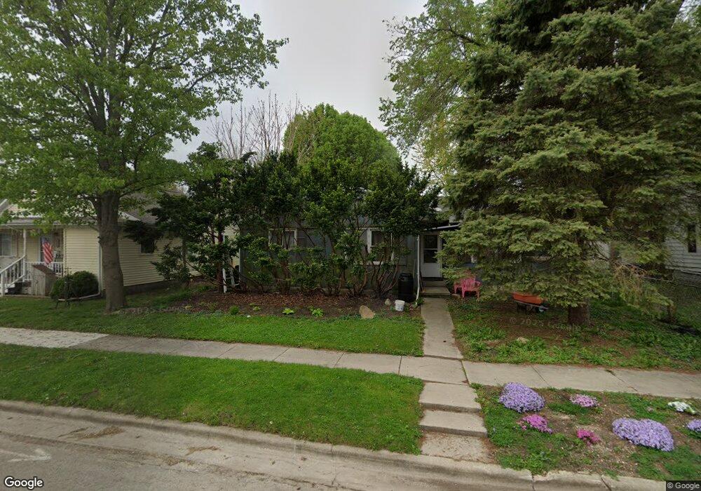 1211 Delavan St, Lincoln, IL 62656 - photo 1
