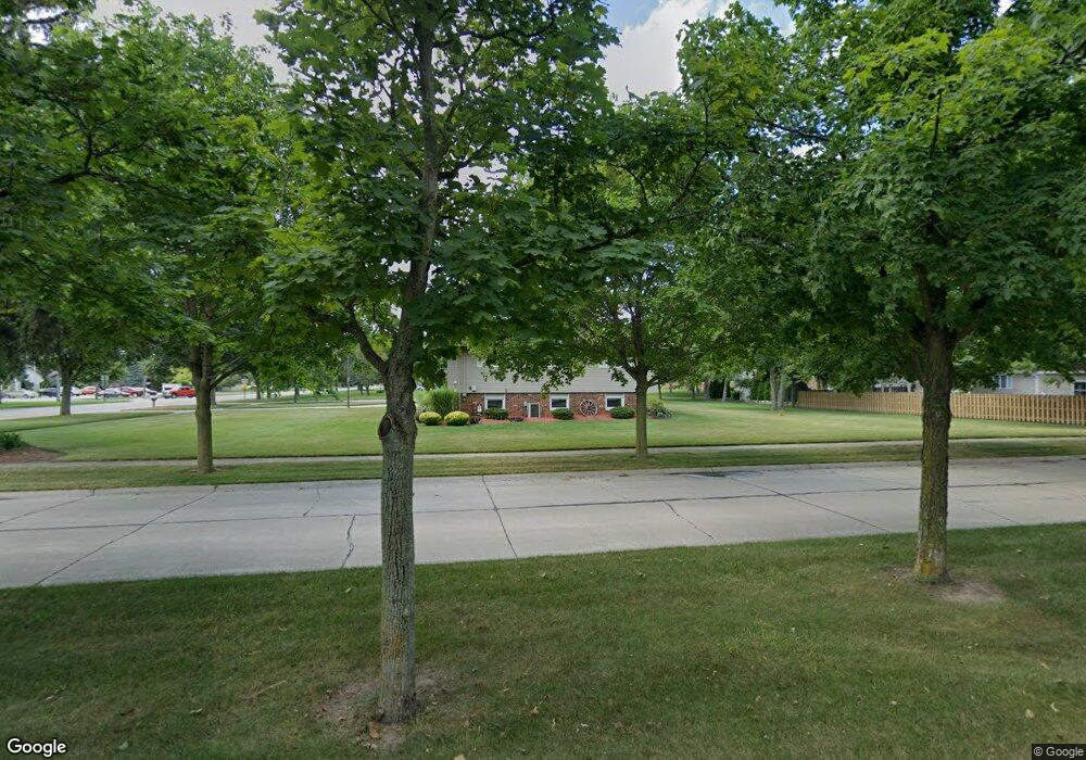 964 W Genesee St, Frankenmuth, MI 48734 - photo 1