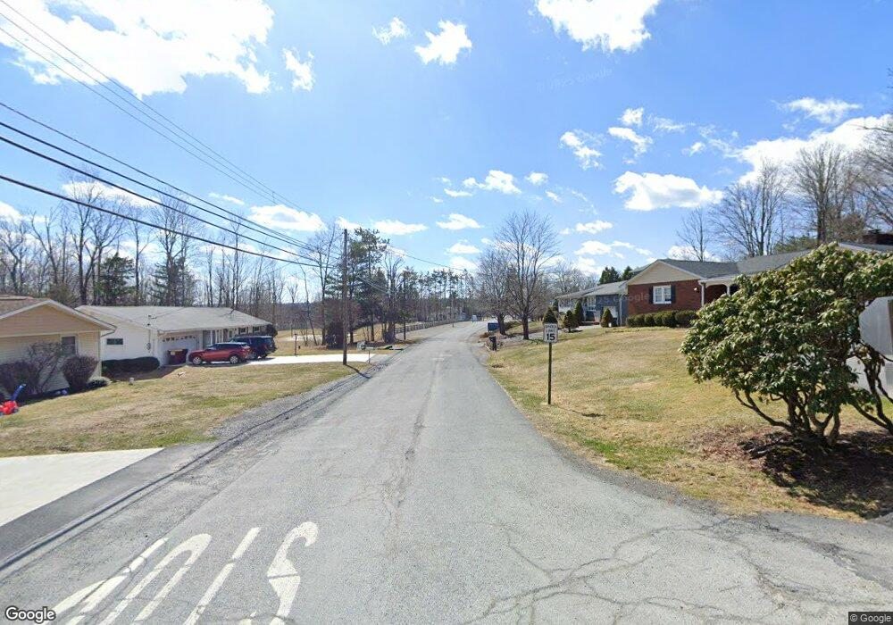 307 Maple St L 32, Moscow, PA 18444 - photo 1