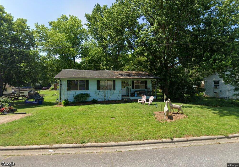 340 24th St SW, Hickory, NC 28602 - photo 1