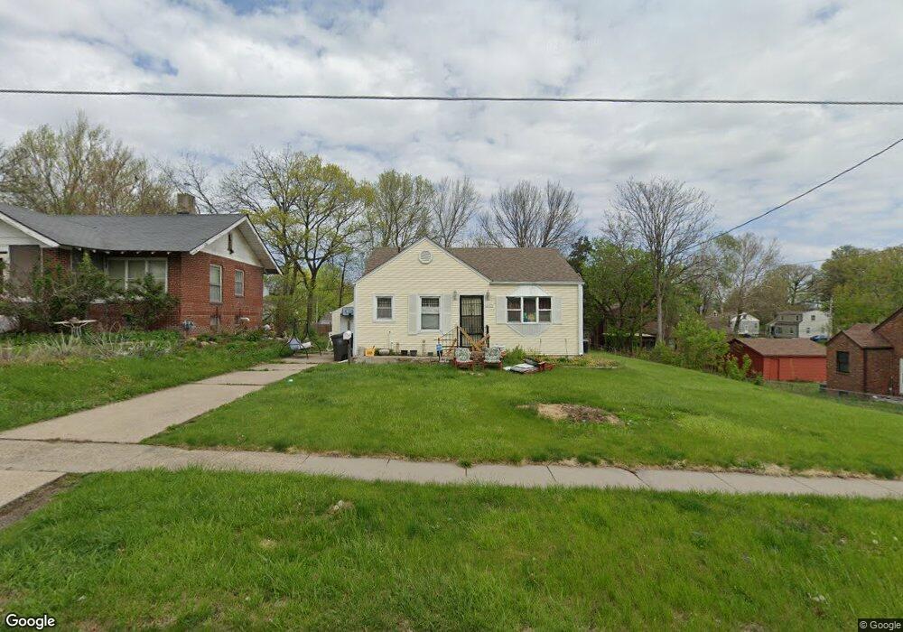 1613 Allison Ave, Des Moines, IA 50314 - photo 1
