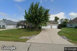 514 Woodlawn Dr, Williams Bay, WI 53191