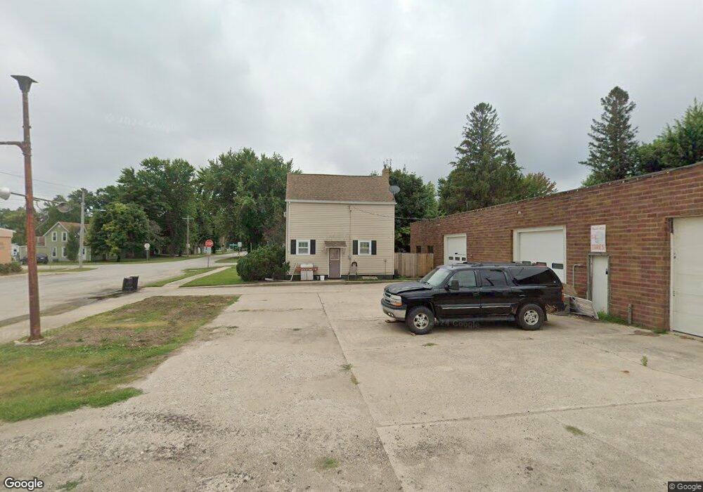 201 W Lost Island St, Graettinger, IA 51342 - photo 1