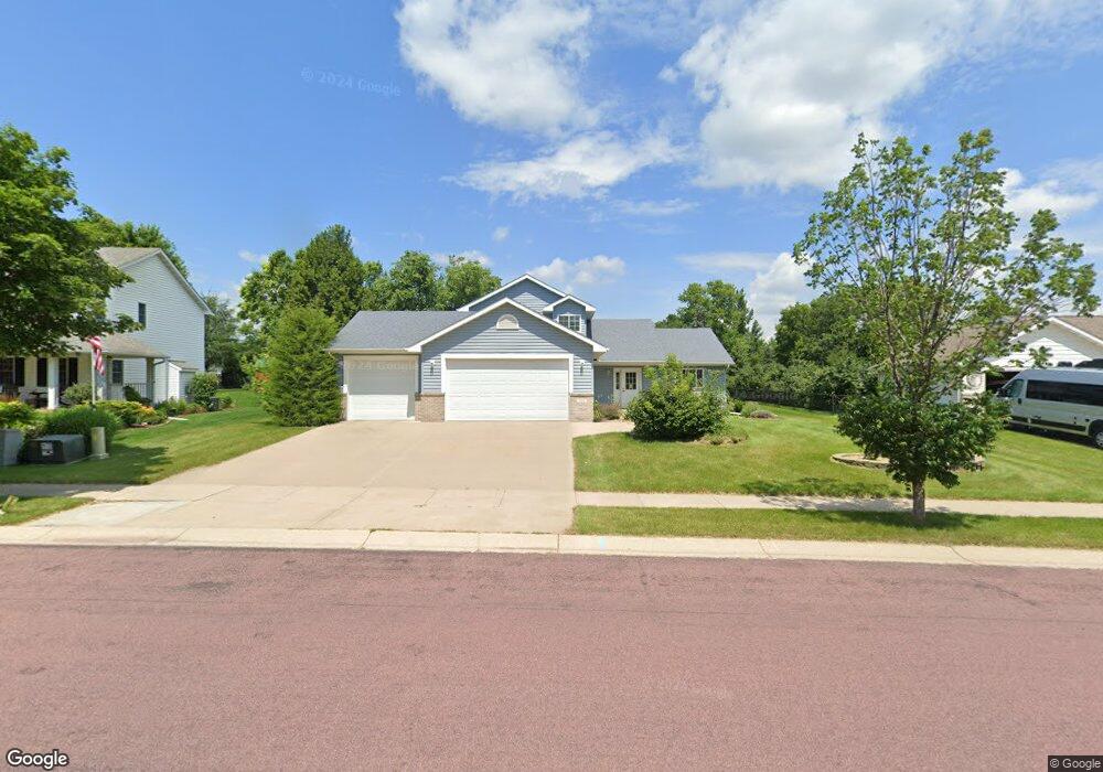 104 Southbrook Cir, Mankato, MN 56001 - photo 1