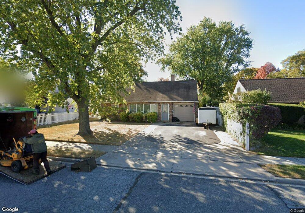 3708 Fiddler Ln, Bethpage, NY 11714 - photo 1