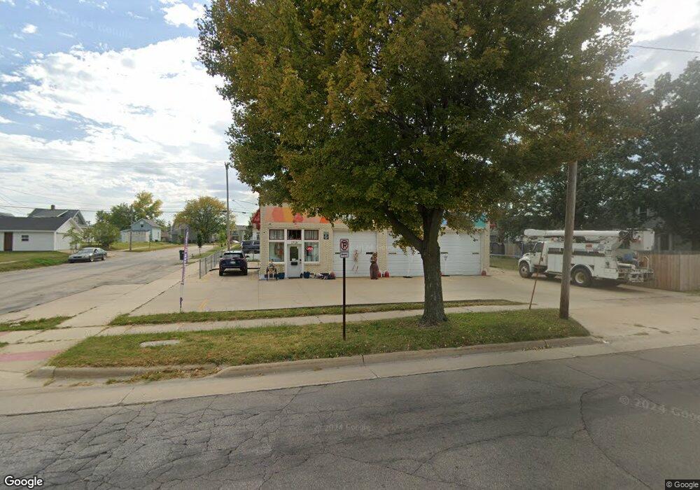 1718 C St SW, Cedar Rapids, IA 52404 - photo 1