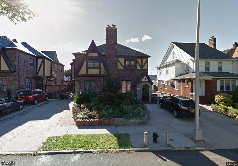 4514 193rd St, Flushing, NY 11358 - photo 1