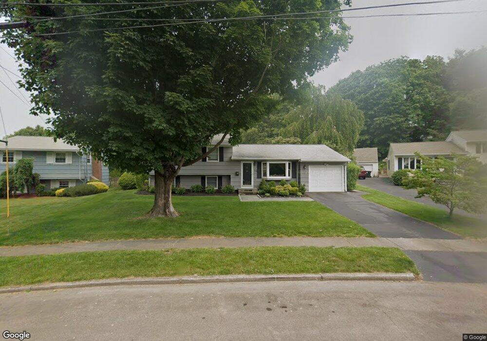 75 Sugar Plum Ln, Fairfield, CT 06824 - photo 1