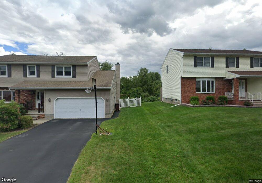 7 Worthman Ln, Rensselaer, NY 12144 - photo 1