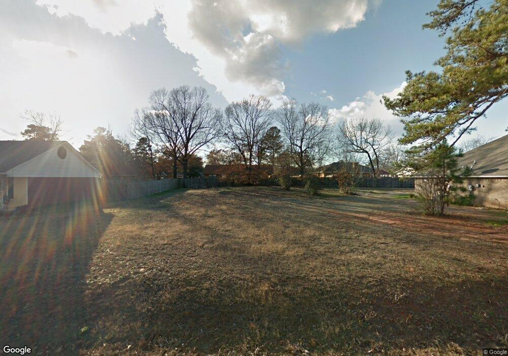 305 Memorial Dr, Wake Village, TX 75501 - photo 1