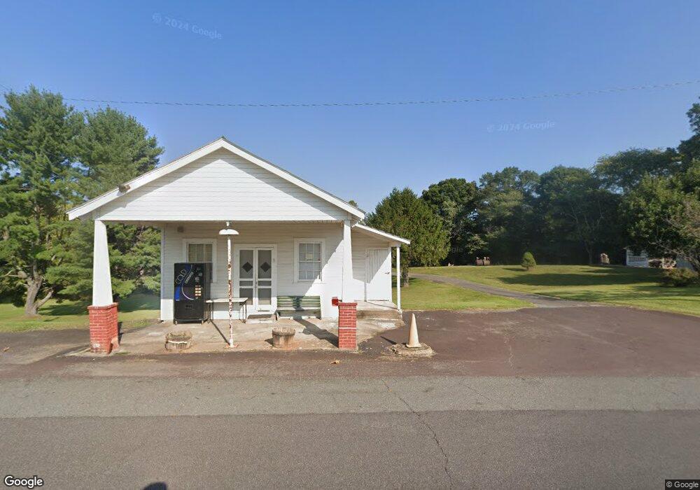 122 Richmond Rd, Castleton, VA 22716 - photo 1