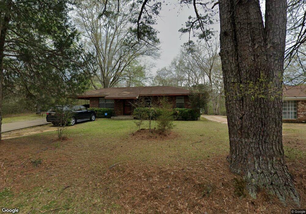 1039 N Cherry St, McComb, MS 39648 - photo 1