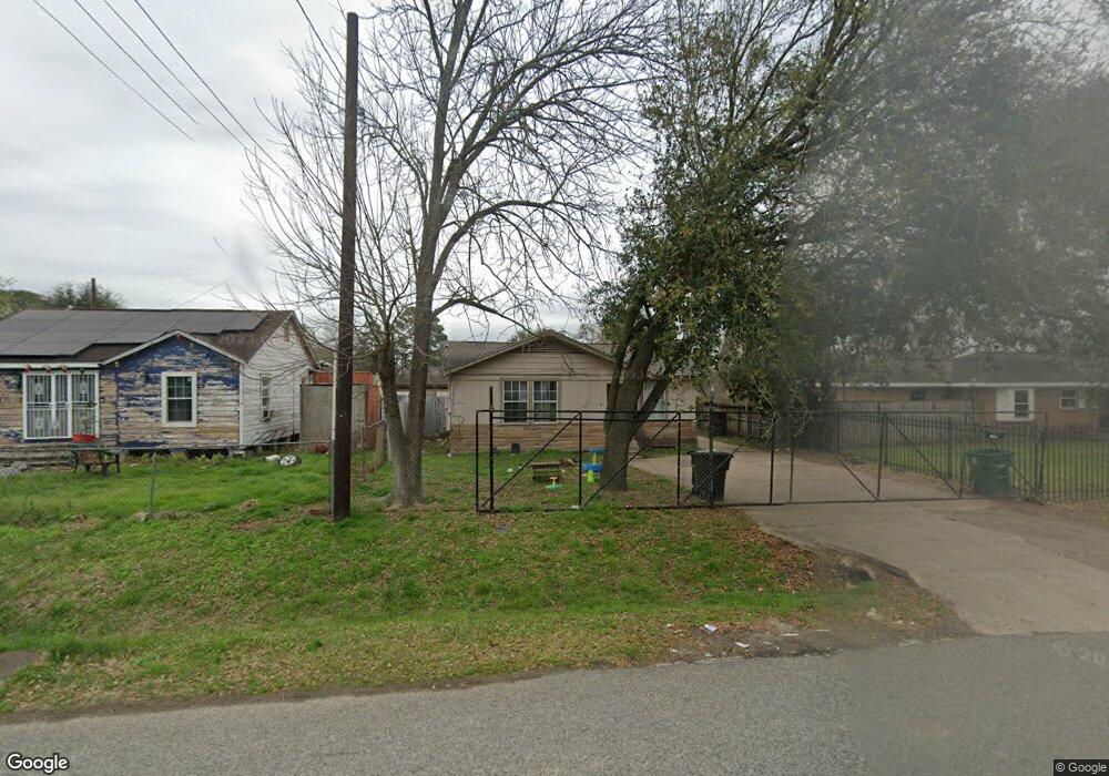 7616 Helmers St, Houston, TX 77022 - photo 1
