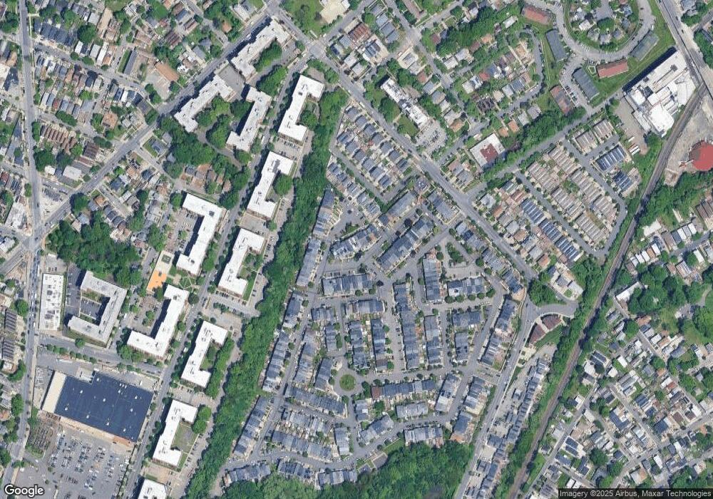 29 Skyline Dr, Staten Island, NY 10304 - photo 1