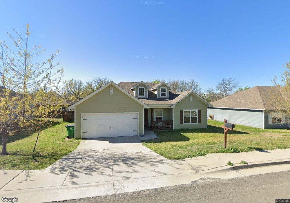 305 W Carpenter St, Decatur, TX 76234 - photo 1