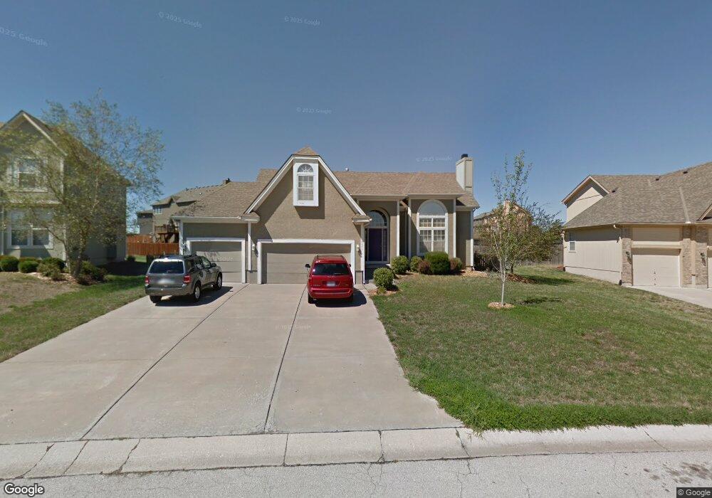 4240 SW Flintrock Dr, Lees Summit, MO 64082 - photo 1