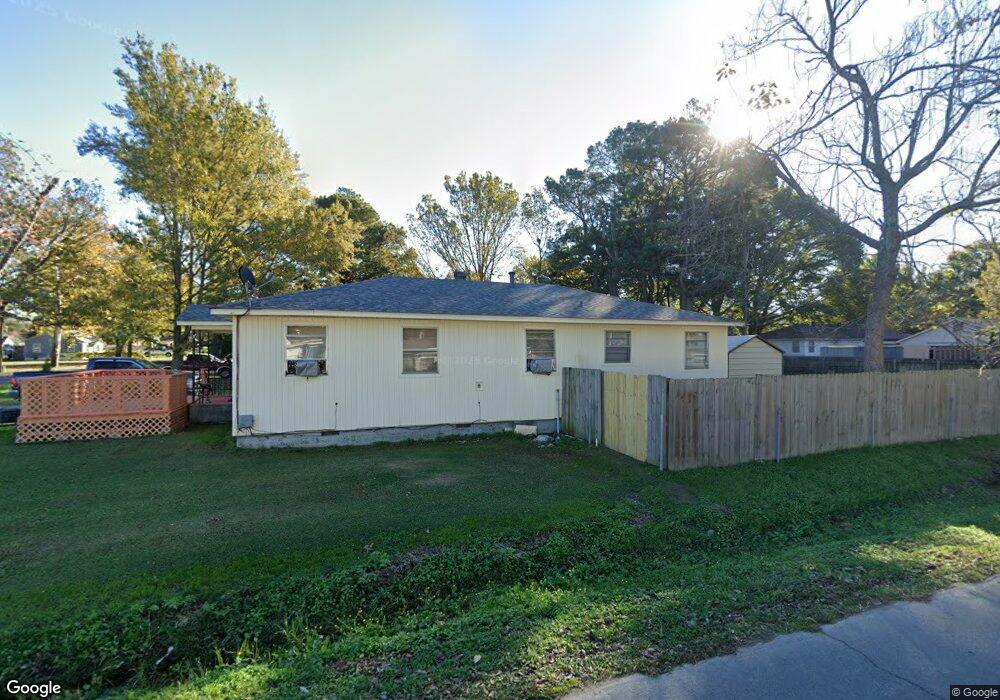 711 W 10th St, Stuttgart, AR 72160 - photo 1