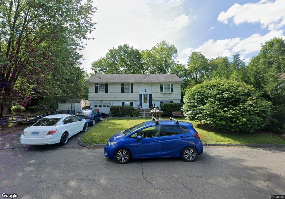 47 Barmore Dr W, Stamford, CT 06905 - photo 1