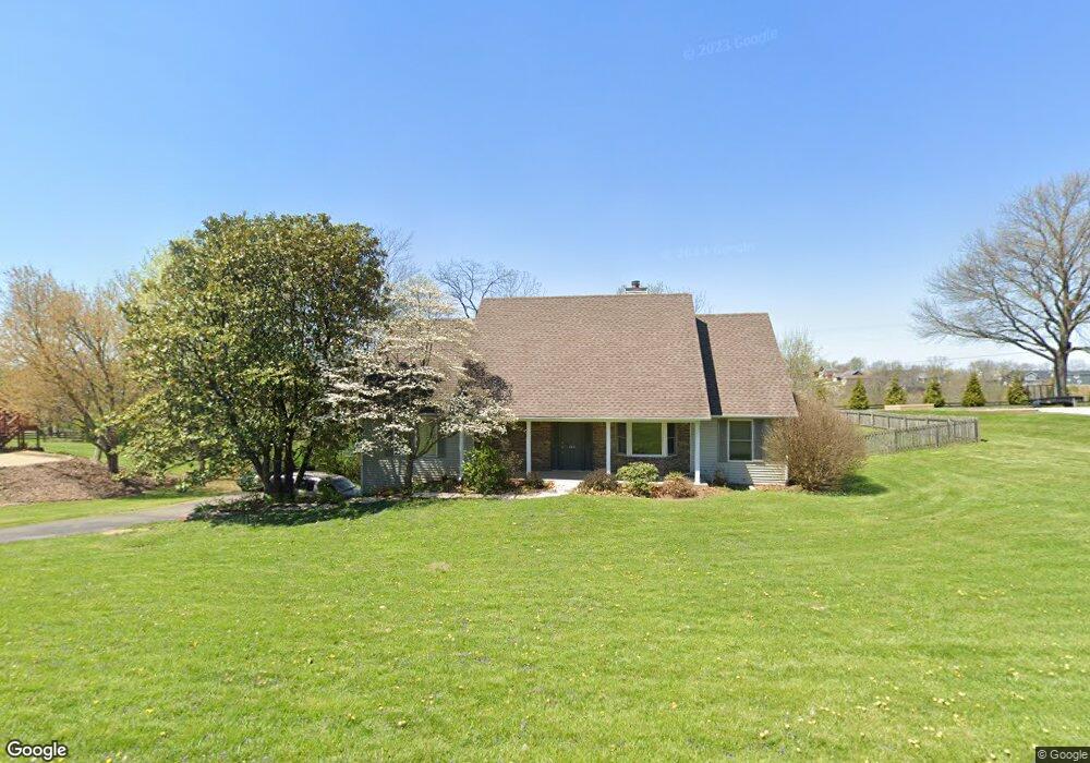 224 Farmbrook Cir, Frankfort, KY 40601 - photo 1