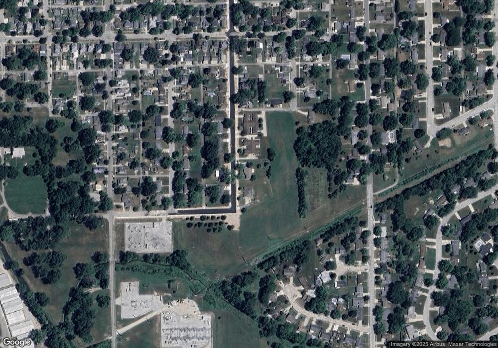 240 S Baxter St, Auburn, IN 46706 - photo 1