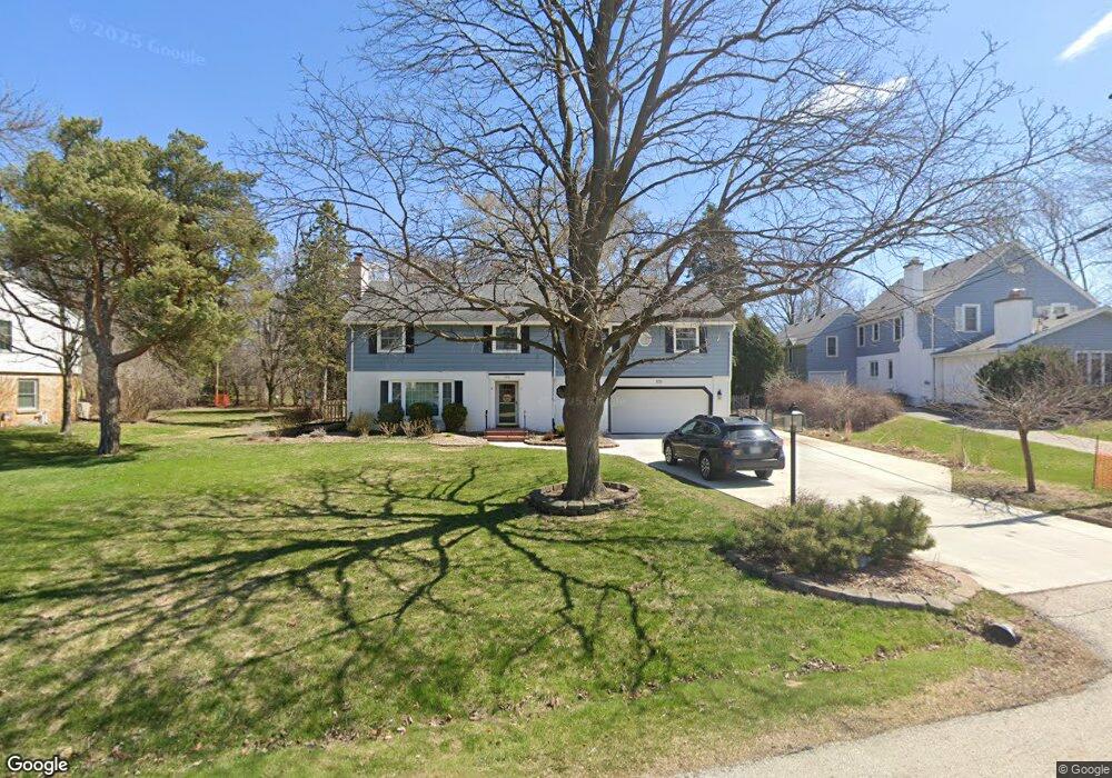 1370 Crescent Dr, Elm Grove, WI 53122 - photo 1