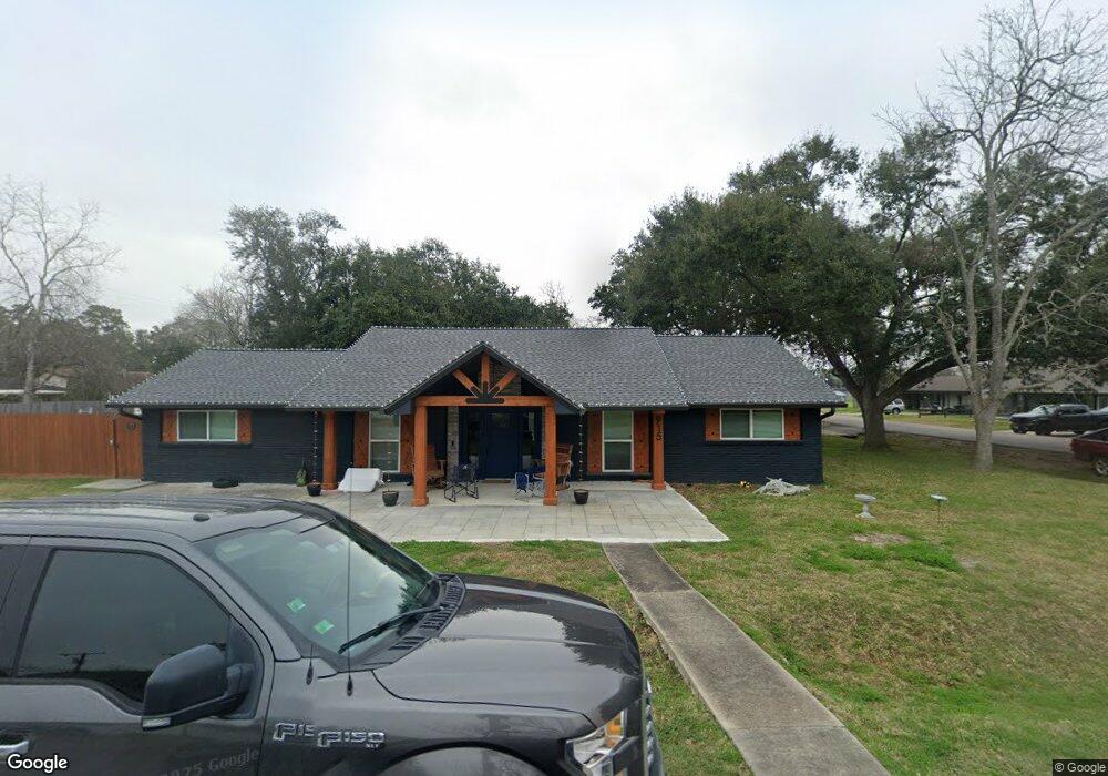 915 Terrace Dr, Alvin, TX 77511 - photo 1