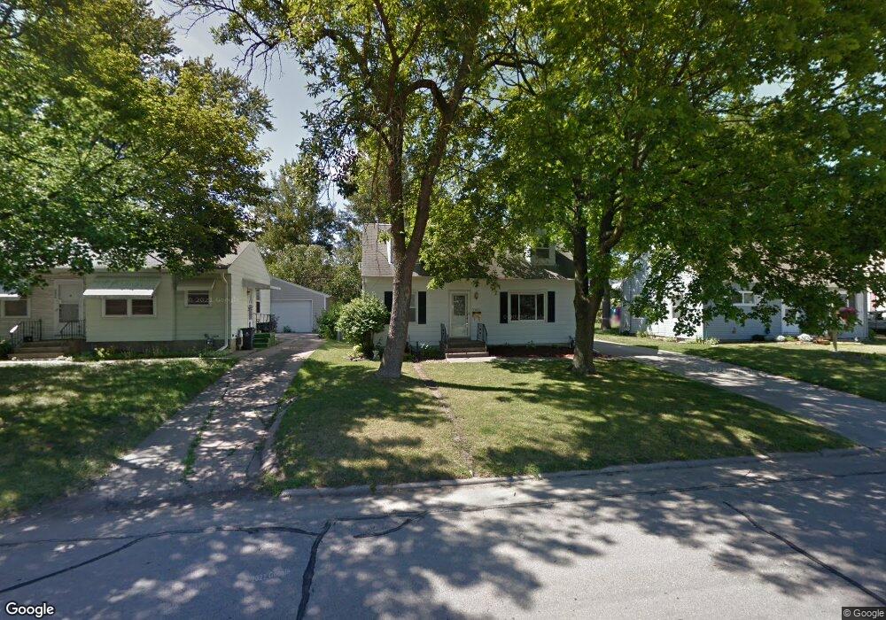 2000 Chandler St SW, Cedar Rapids, IA 52404 - photo 1