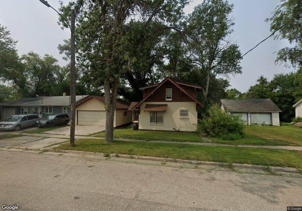 1005 2nd Ave NE, Jamestown, ND 58401 - photo 1