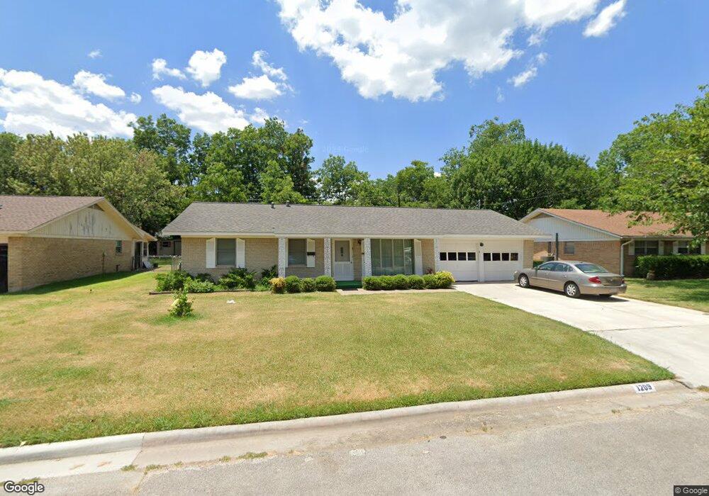 1209 Hillside Dr, Gainesville, TX 76240 - photo 1