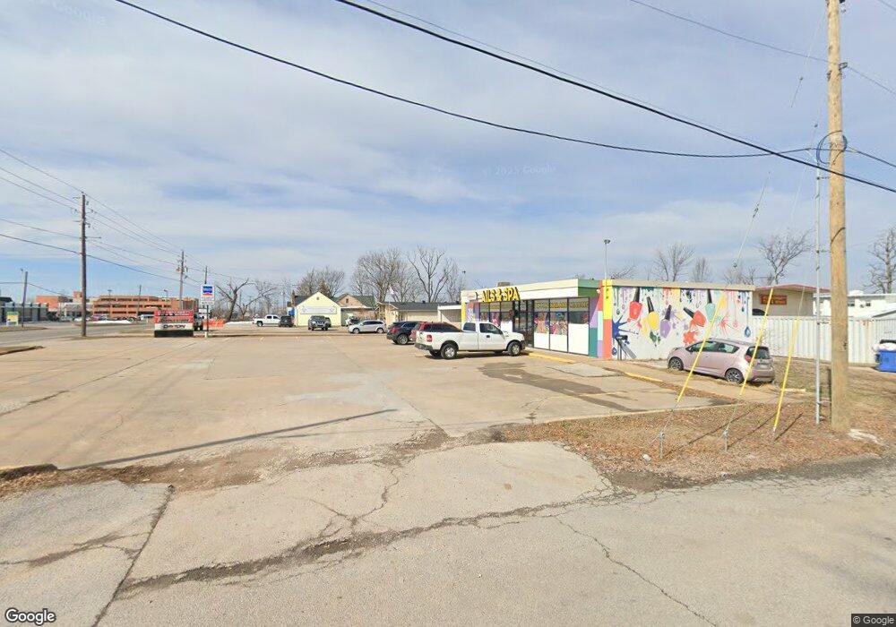 1039 W Walnut St, Rogers, AR 72756 - photo 1