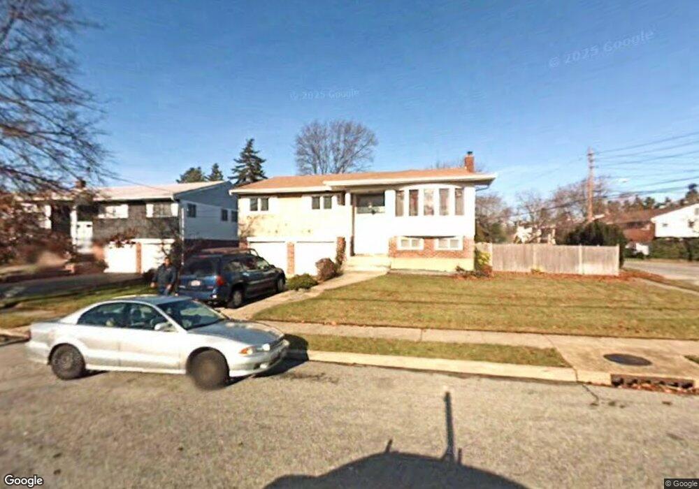 951 Phyllis Dr, Baldwin, NY 11510 - photo 1